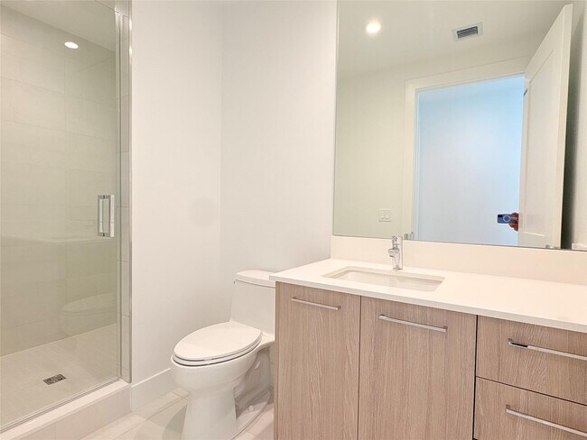 Building Photo - 151 N Seabreeze Blvd