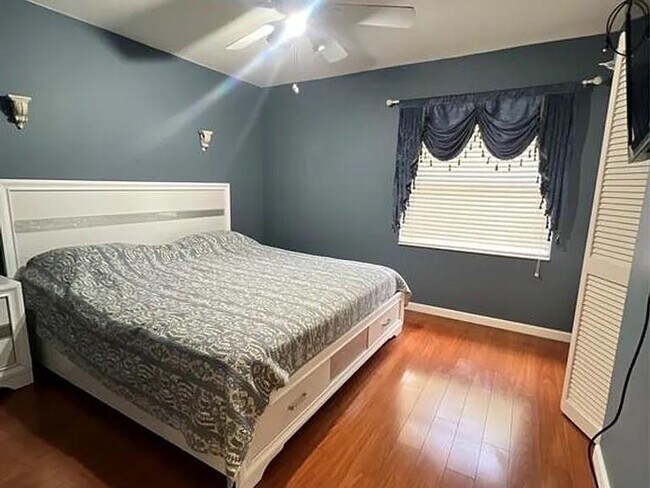 Building Photo - 4424 NW 52nd St