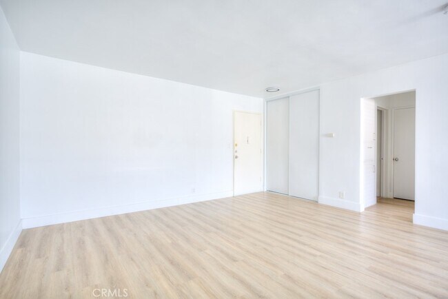 Building Photo - 4255 5th St