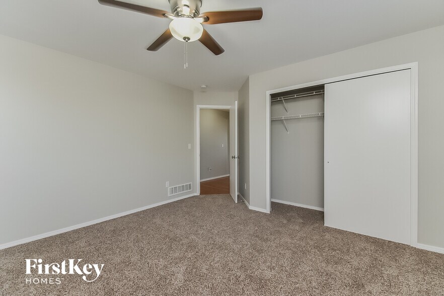 Building Photo - 5322 Bradley Cir