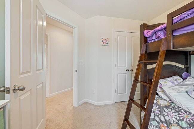 Building Photo - 409 Oldbury Ln