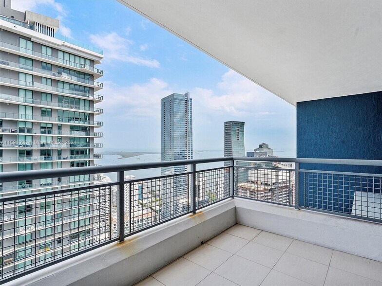 Building Photo - 60 SW 13th St