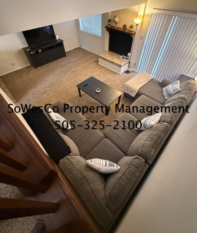 Building Photo - 2 Bedroom Furnished Monthly Rental in Coun...