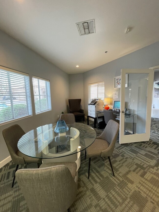 Community Work Space - 13700 N Fountain Hills Blvd