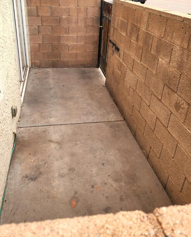 Building Photo - Prime Mesa Location with Community Pool & Strong Rental Appeal