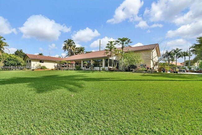 Building Photo - 5425 SW 190th Ave