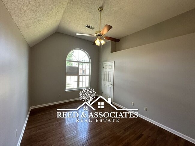 Building Photo - Nice 3 Bedroom in Collierville!