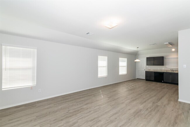 Building Photo - 8706 Livings St