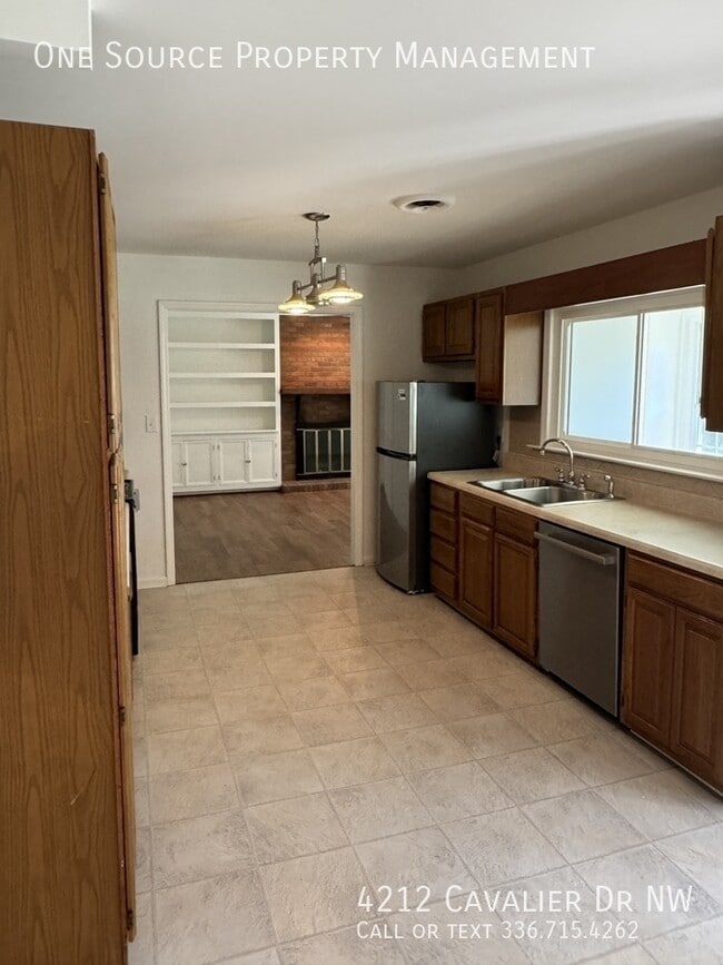 Building Photo - 4212 Cavalier Dr NW