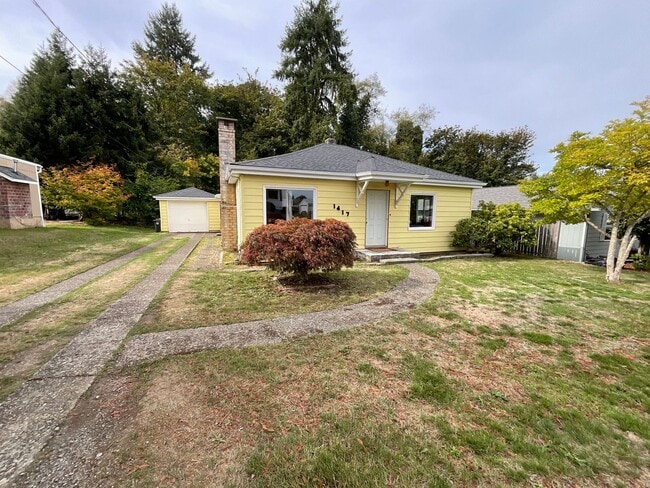 Building Photo - Great 2 Bedroom 1 Bath Home Near the Heart of Shelton