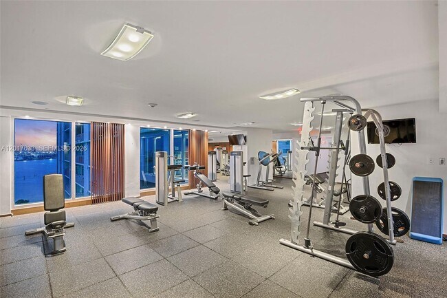 Building Photo - 335 S Biscayne Blvd
