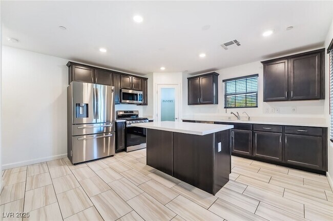 Building Photo - 715 Pickled Pepper Pl