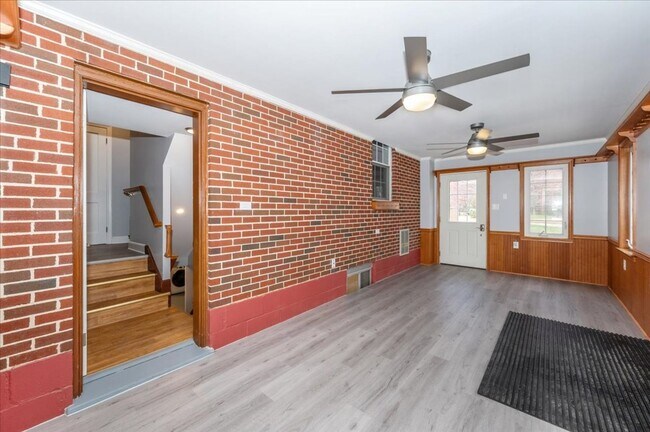 Building Photo - 116-118 Linden Avenue