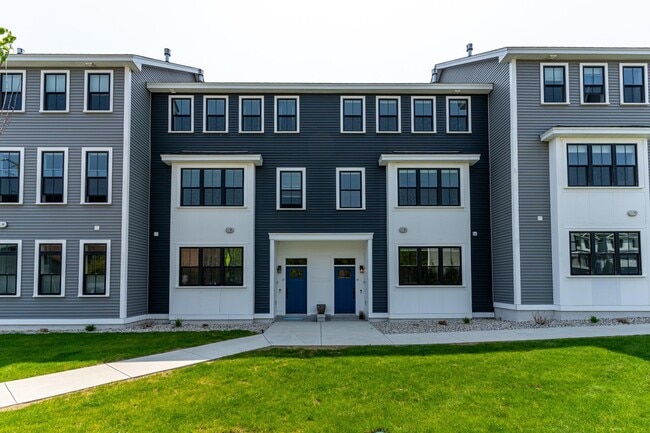 Primary Photo - 30 Cate St