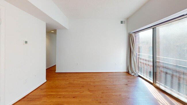 Building Photo - Dupont/U Street Corridor Two Bedroom In Fa...