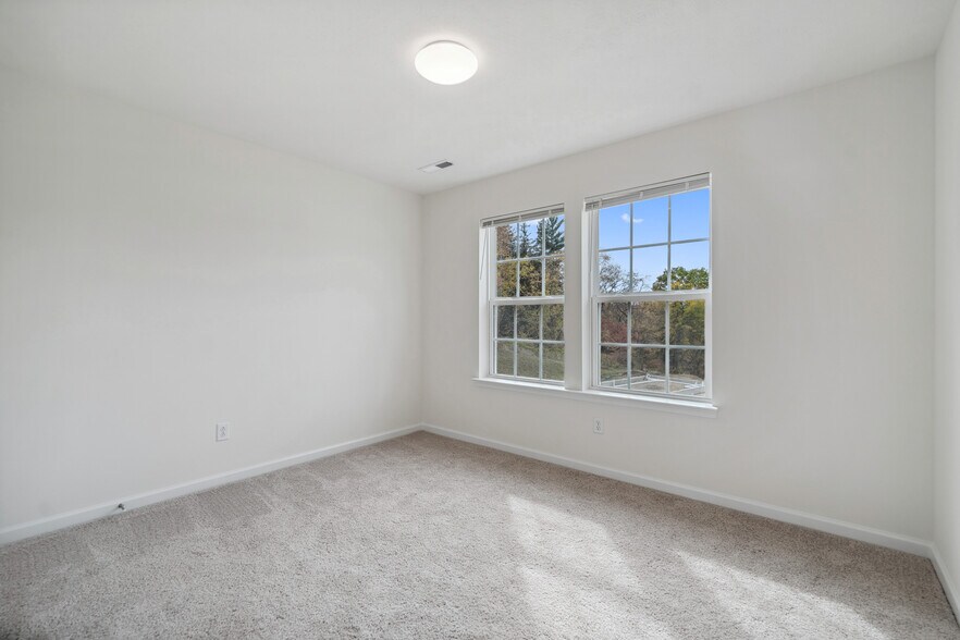 Building Photo - 606 Dana Dr