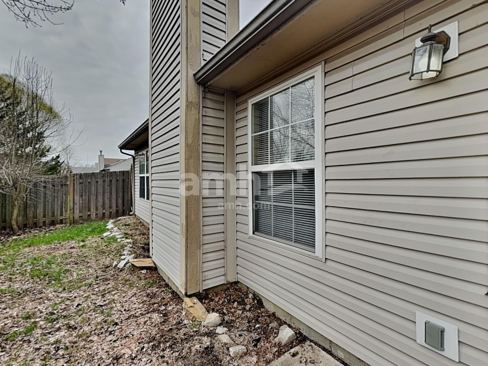 Building Photo - 151 E Pine Ridge Dr