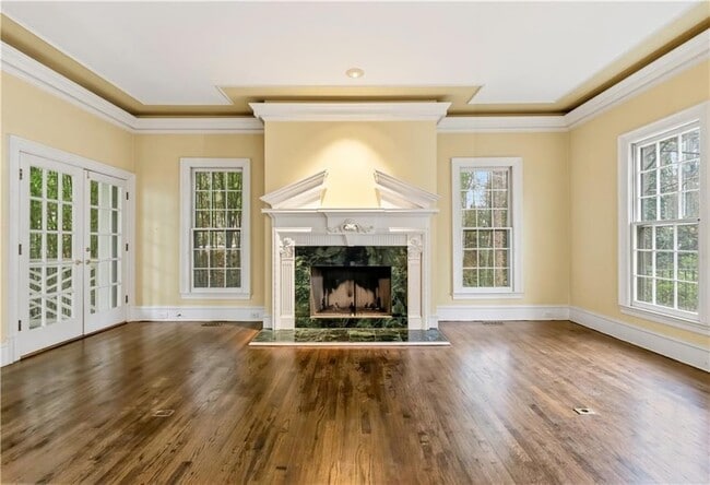 Building Photo - 430 W Wesley Rd NW