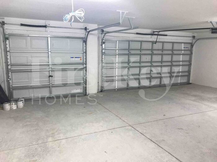 Building Photo - 9747 Sage Creek Dr