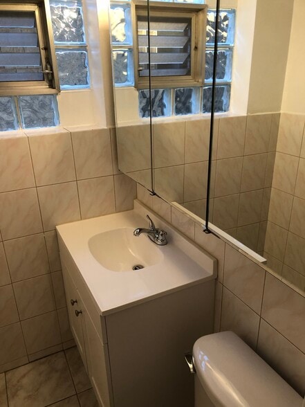 Bethroom .5 - 2327 N 73rd Ave