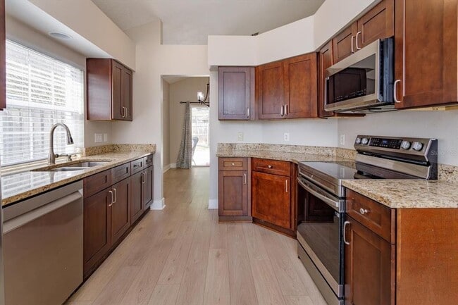 Building Photo - 836 Garden Glen Loop