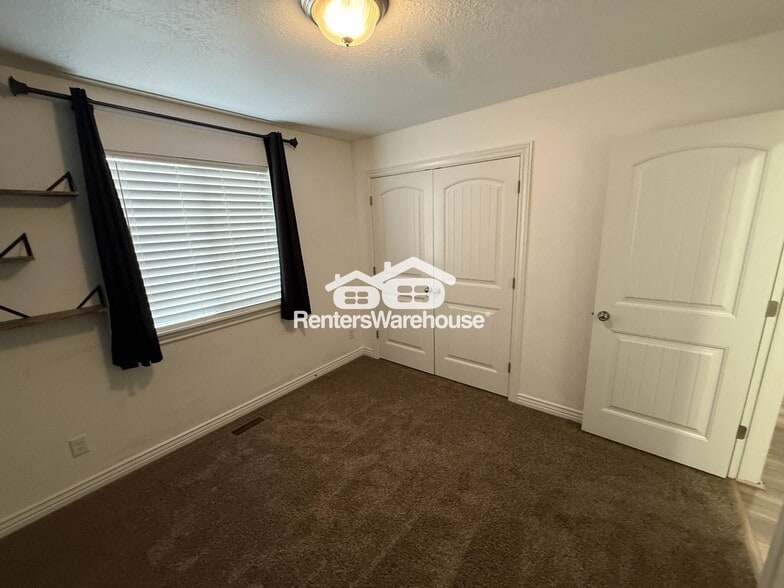 Building Photo - 1347 Skip St