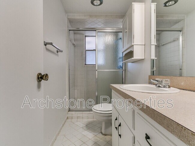 Building Photo - 4508 NW 26th St