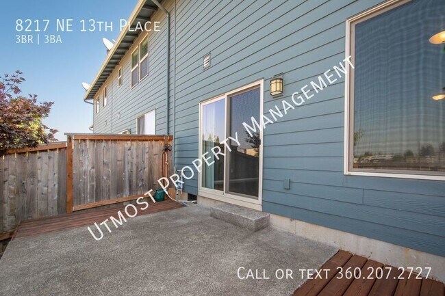 Building Photo - 8217 NE 13th Pl