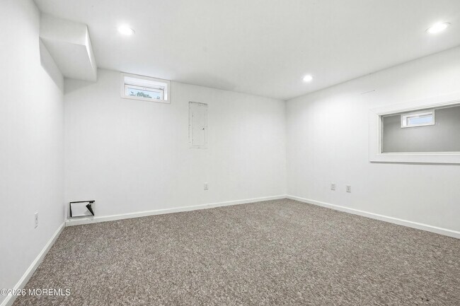 Building Photo - 10 Etty Ct