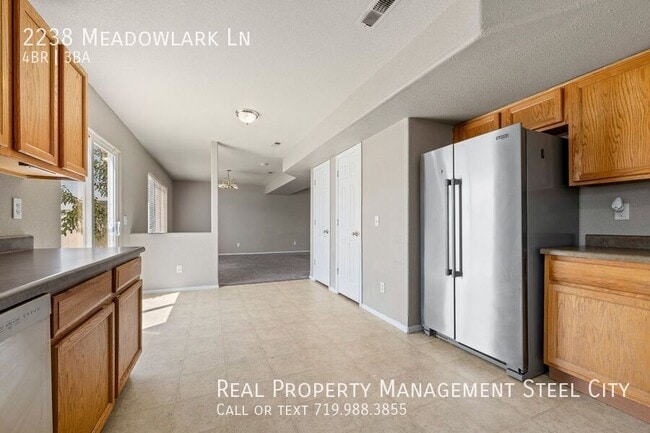 Building Photo - 2238 Meadowlark Ln