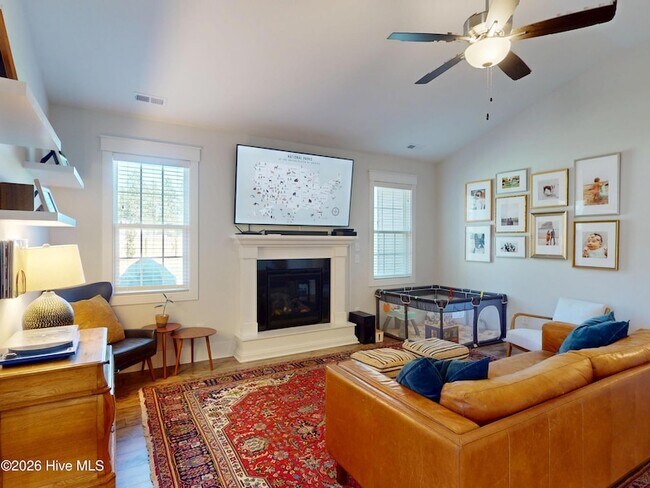Building Photo - 604 Muscadine Ln
