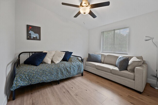 Building Photo - 3509 C Rd