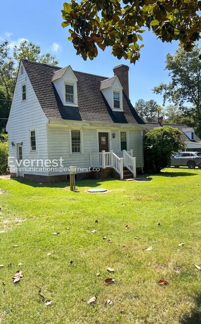 Building Photo - 111 Woods Dr