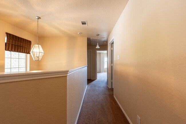 Building Photo - 337 Longhorn Way