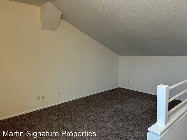 Building Photo - 3 br, 2.5 bath House - 2528 West Village