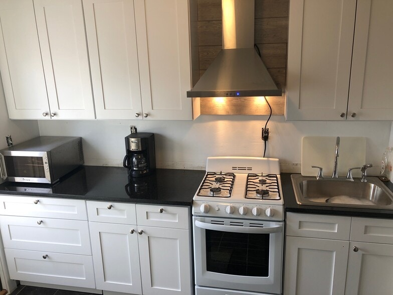 New Kitchen - 117 N 6th Ave