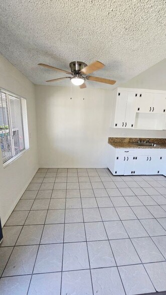 Building Photo - 1210 W Stoneridge Ct