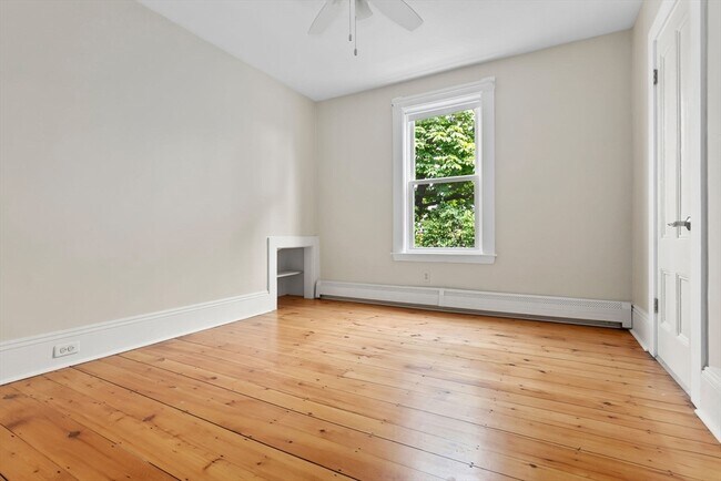 Building Photo - 17 Lothrop St