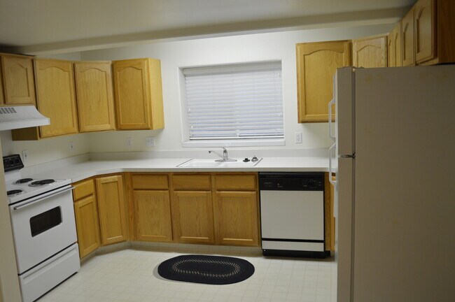 Building Photo - Huge Orem Home in Great Location