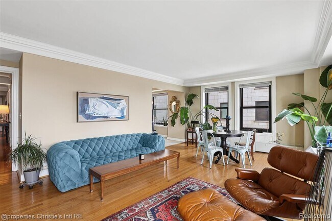 Building Photo - 15 E Kirby St