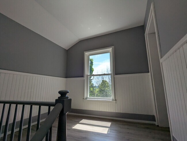 Building Photo - 9 Cataract St