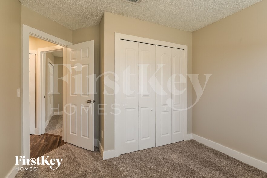 Building Photo - 8717 Irongate Dr