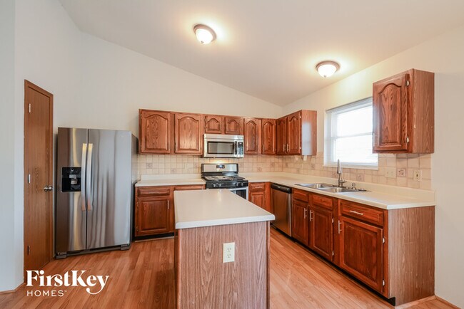 Building Photo - 210 Briar Valley Ct S