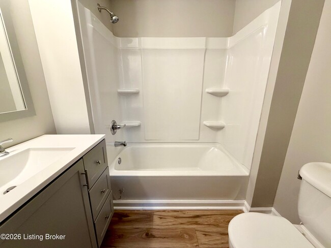 Building Photo - 2221 W Madison St