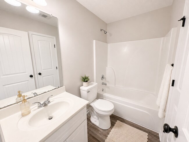 Building Photo - 547 Deerchase Ct
