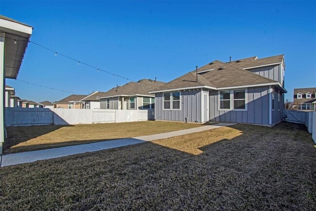 Building Photo - 283 Fabion St