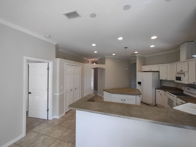 Building Photo - Quail Hollow Upgraded Single Family 4 bedr...