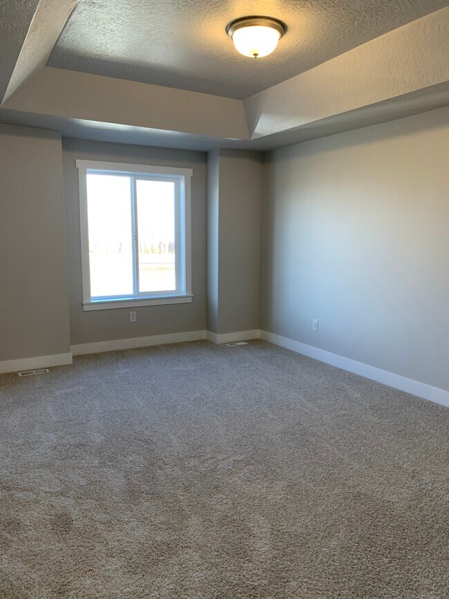 Building Photo - 70 E Ginger Gold Rd