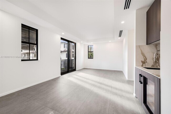 Building Photo - 7510 SW 100th St