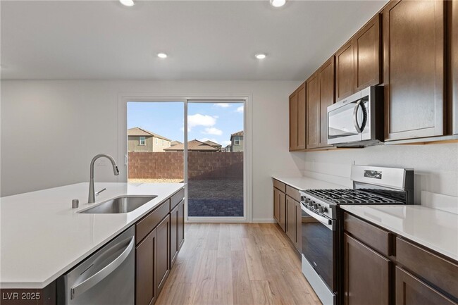 Building Photo - 3055 Magnolia Rnch Ave